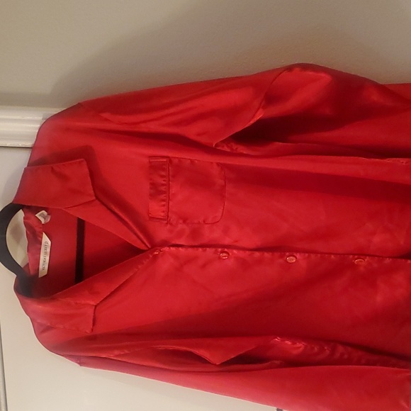 Victoria’s Secret Red Satin Pajama Top sz medium - Picture 2 of 6